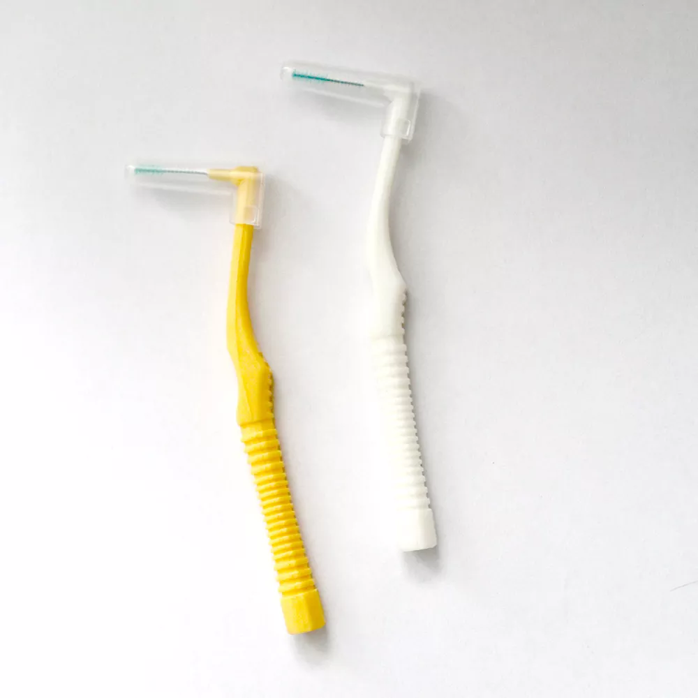 Cepillo interdental de cerdas suaves